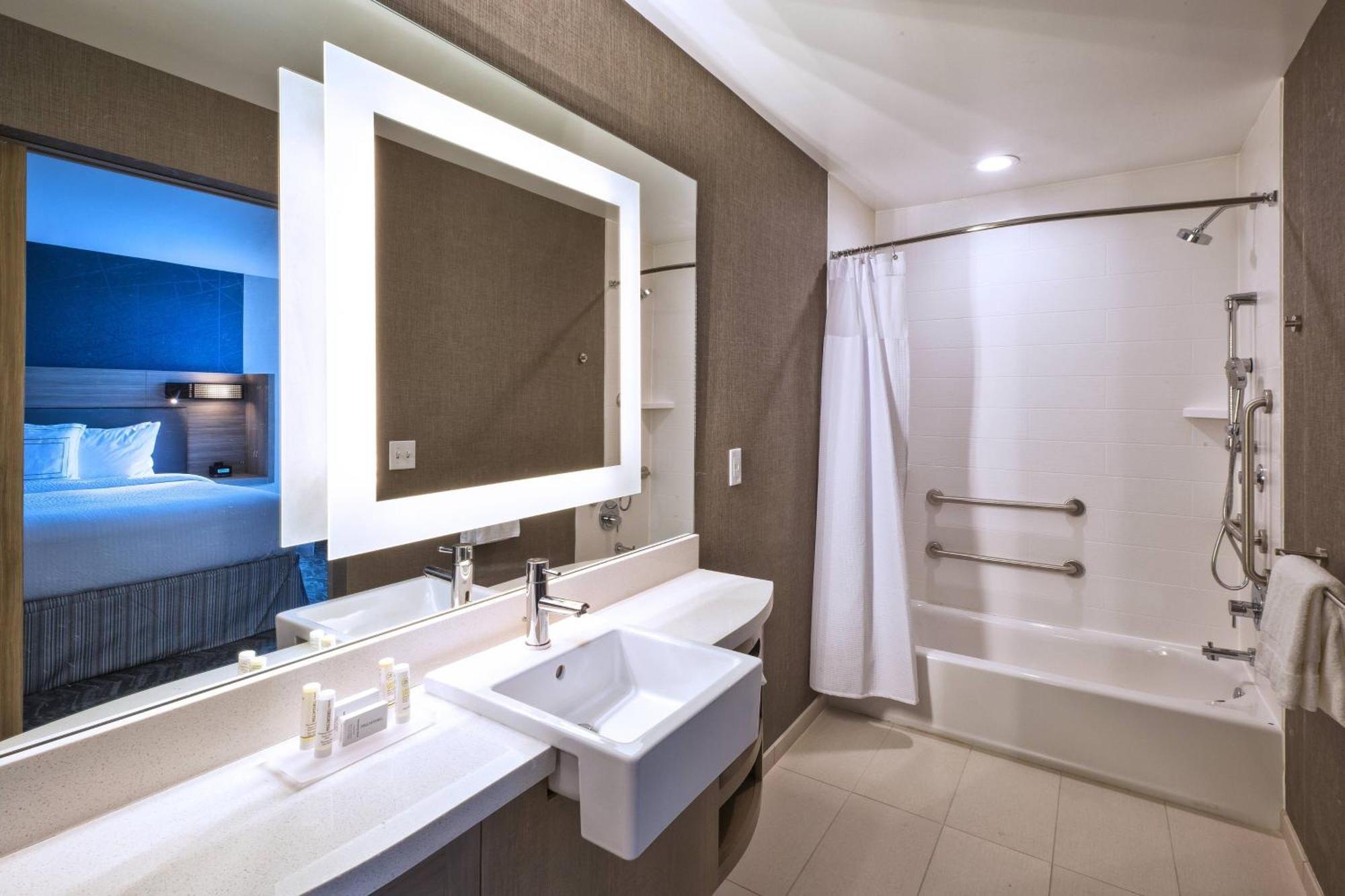 Springhill Suites By Marriott St. Joseph Бентон-Харбор Экстерьер фото
